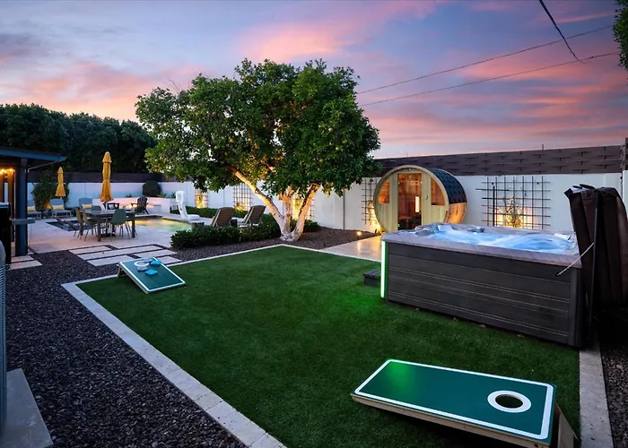 Elevated Old Town Pool Sauna Gym Scottsdale