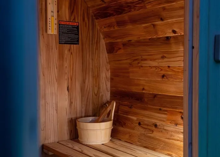 Elevated Old Town Pool Sauna Gym Scottsdale