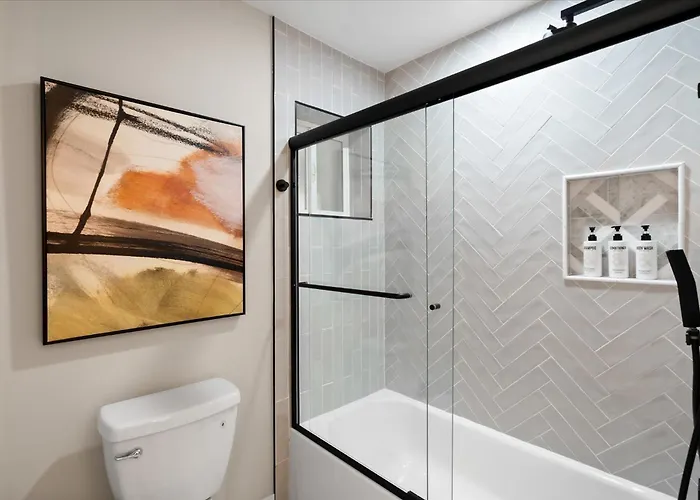 Elevated Old Town Pool Sauna Gym * Scottsdale