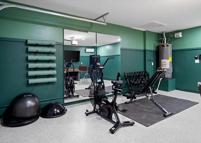 Elevated Old Town Pool Sauna Gym * Scottsdale