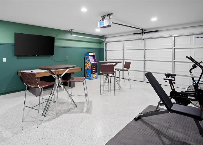 Elevated Old Town Pool Sauna Gym Holiday home *